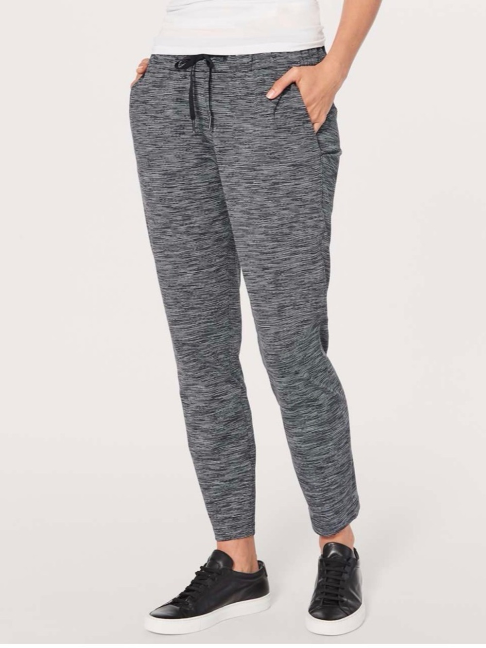 Lululemon On The Fly Pant *28"
Wee Are From Space Black Slate / Black 6